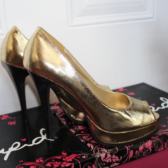 Qupid Valtina-11 Gold Crinkle High Heeled Shoes - Picture 2 of 6
